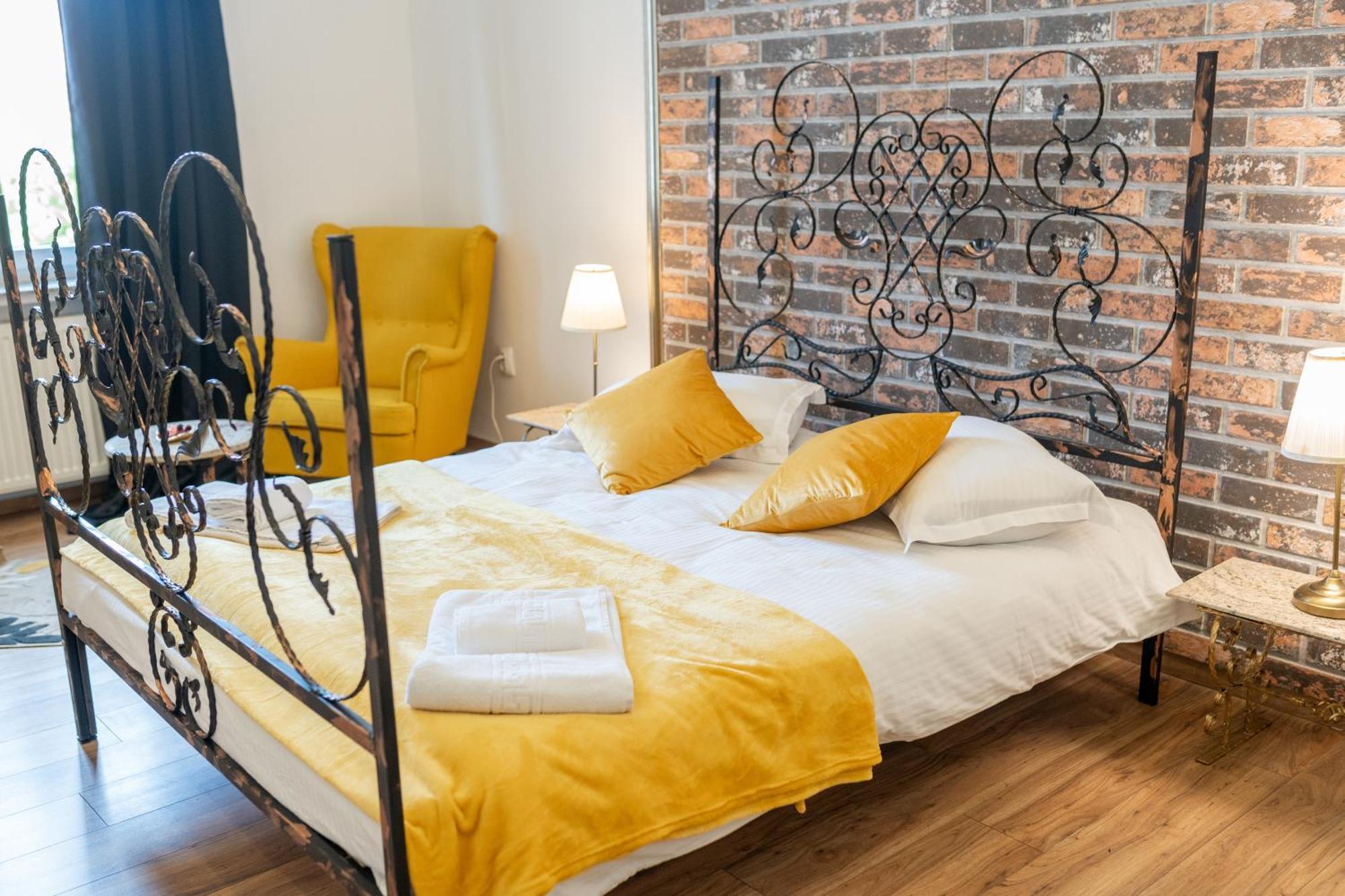 Cozy Spacious 5 Star Accommodation In The Heart Of Historic Center Cluj-Napoca Luaran gambar