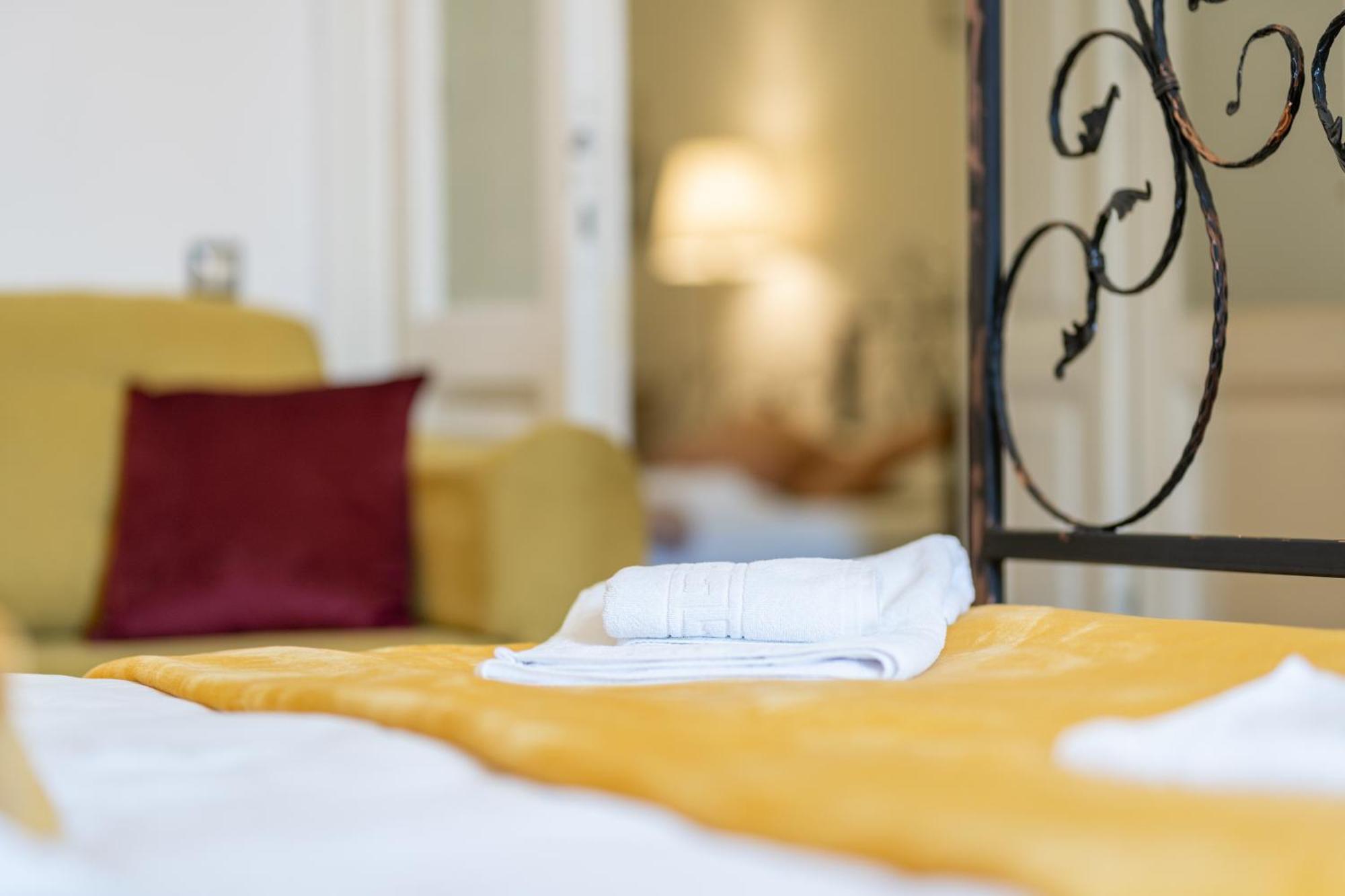 Cozy Spacious 5 Star Accommodation In The Heart Of Historic Center Cluj-Napoca Luaran gambar